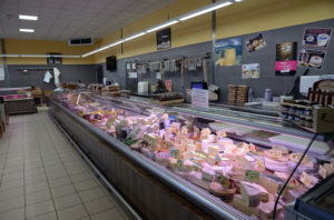 vitrine 300x198 Vitrine de fromages